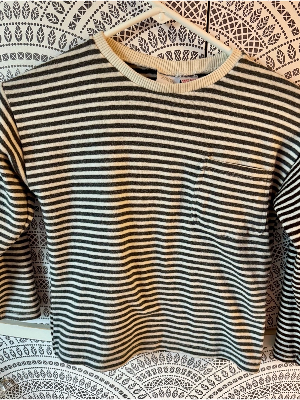 Zara - Boys striped crewneck shirt EUC